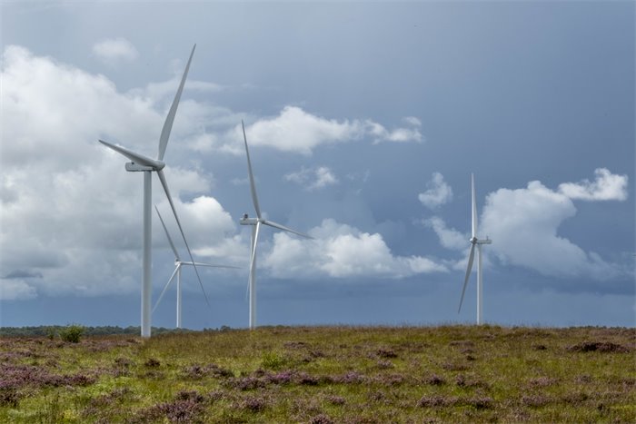 Associate Feature. Advancing onshore  wind in Scotland:  A commitment to community  and policy engagement