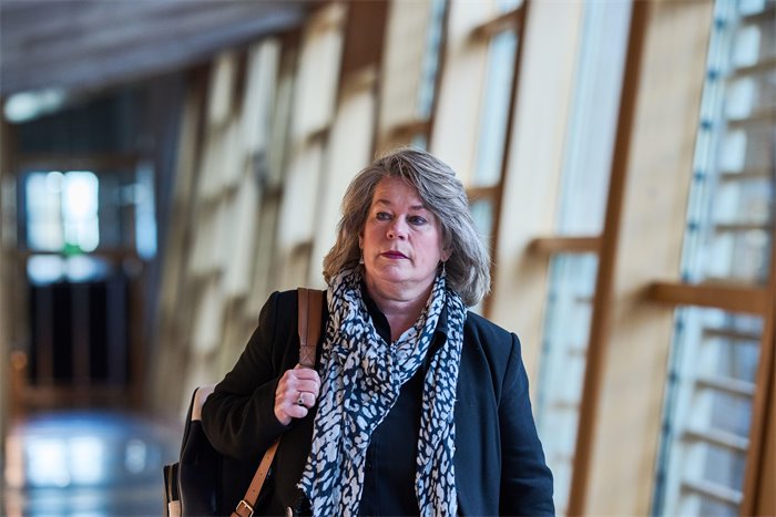 SNP MSP Michelle Thomson to stand down