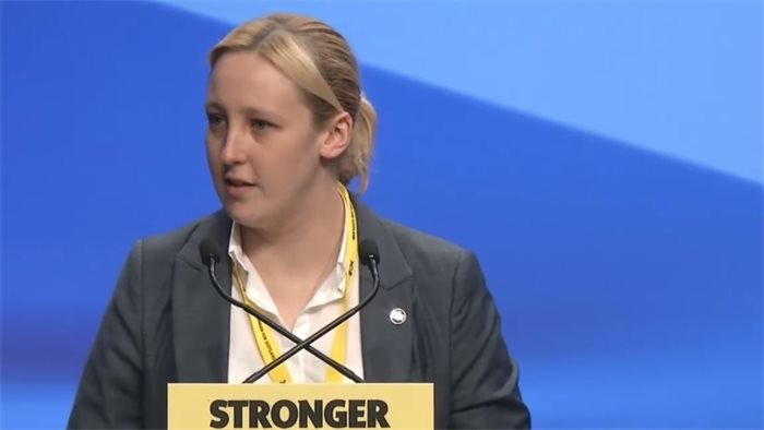 Mhairi Black urges young people to make their voice heard in the EU referendum