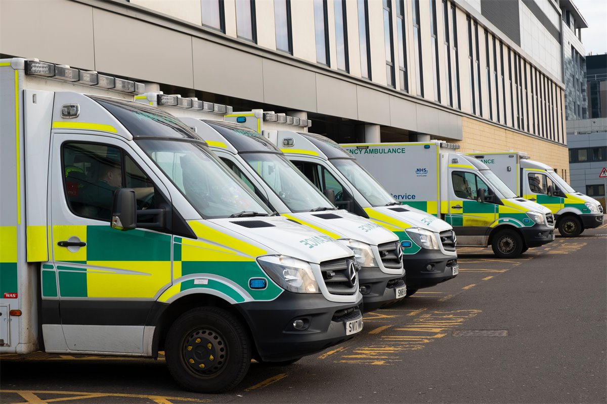 ambulance-staff-clock-up-over-3-million-hours-of-overtime-in-five-years