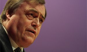 John Prescott: Tributes paid to political 'colossus' 